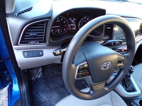 Used 2017 Hyundai Elantra SE image 33