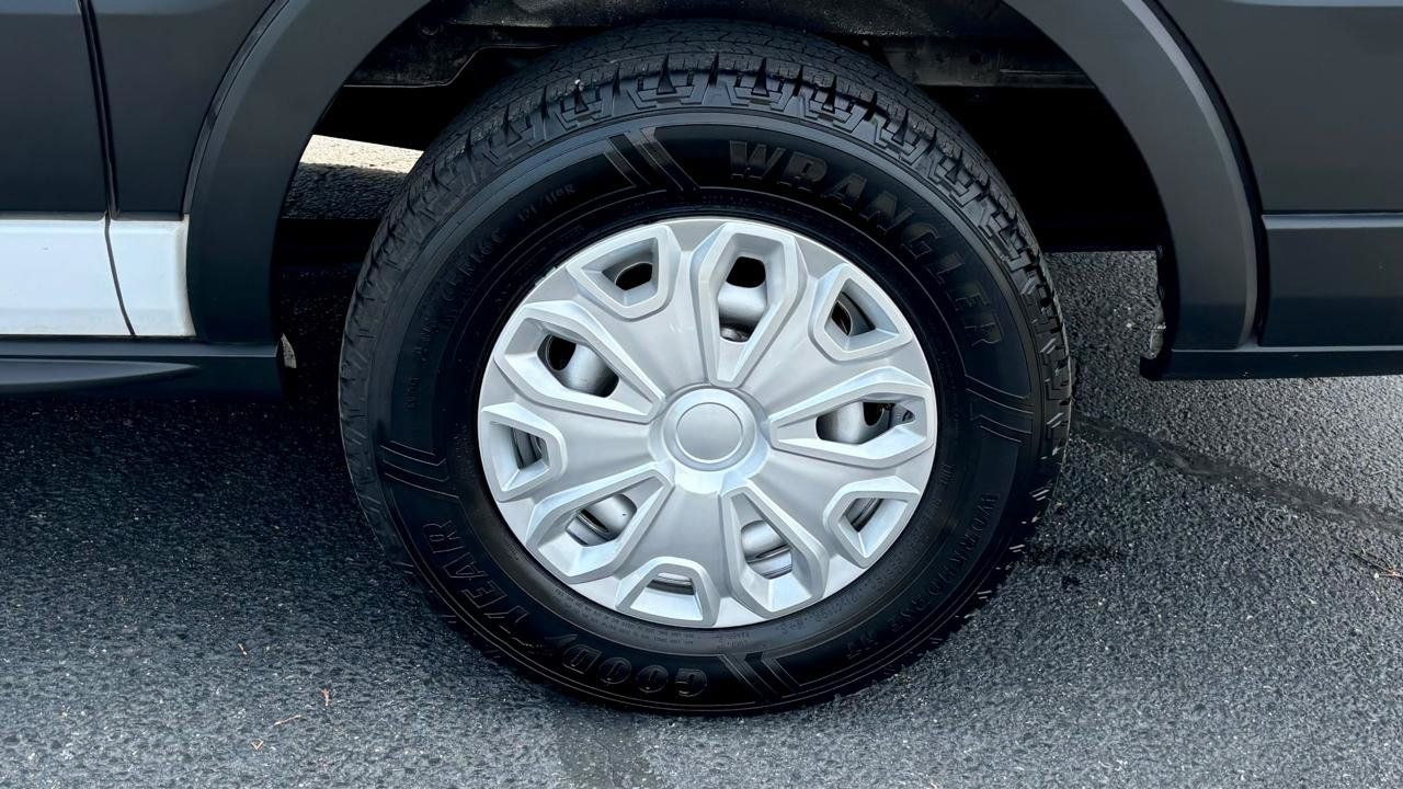 Used 2021 Ford Transit 150 XL RWD image 9