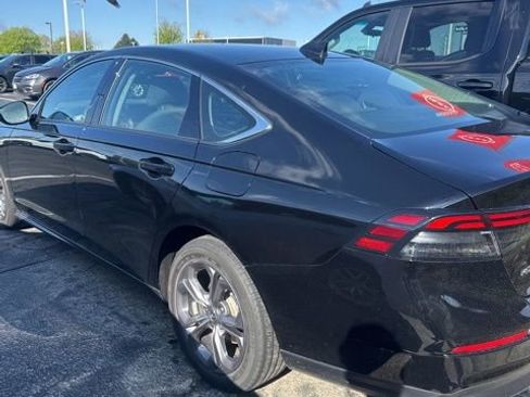 Used 2023 Honda Accord EX image 4