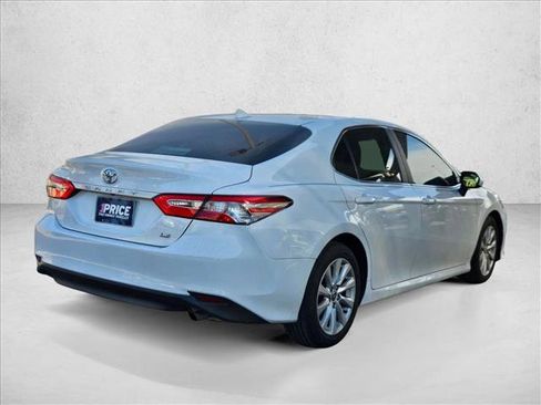 Used 2020 Toyota Camry LE image 6