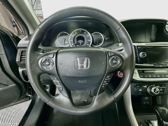 Used 2015 Honda Accord Touring image 14