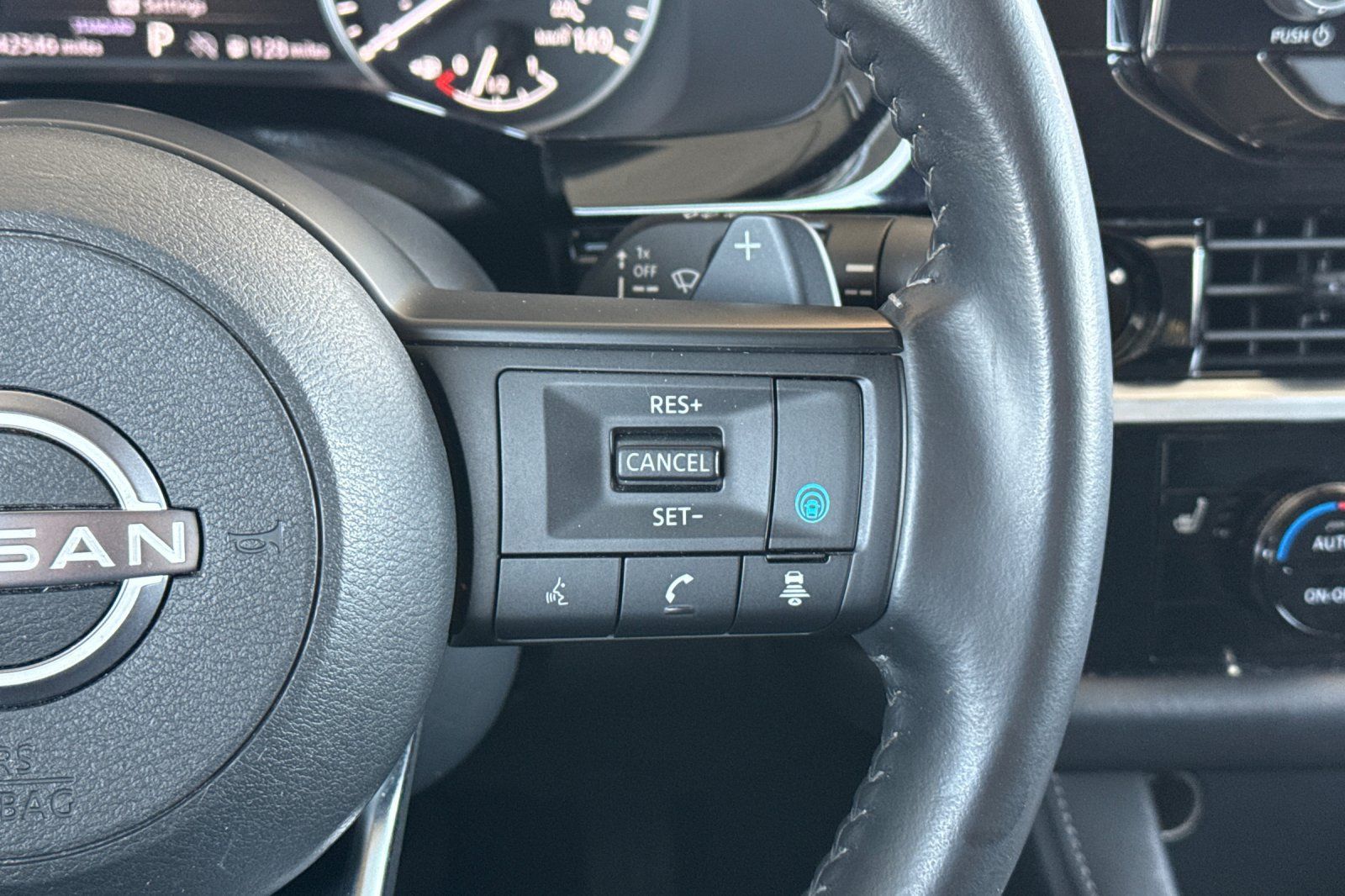 Certified 2025 Nissan Pathfinder SV FWD image 33