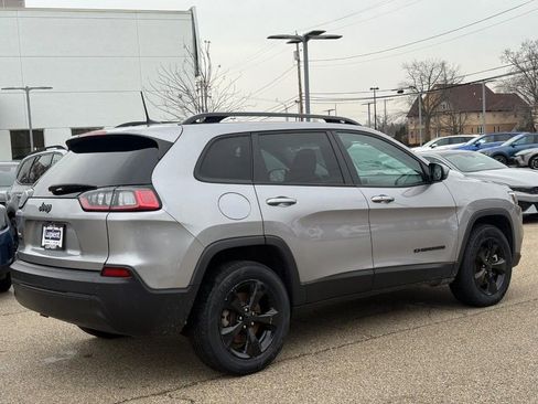 Used 2021 Jeep Cherokee Latitude Plus image 3