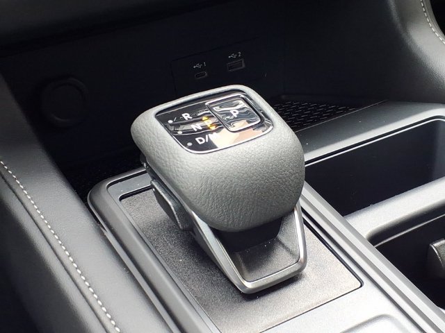Used 2025 Nissan Pathfinder S AWD/4WD image 13