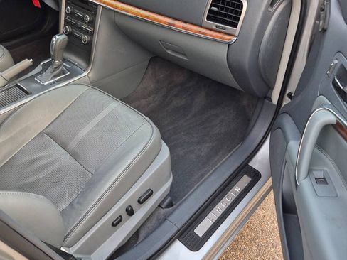 Used 2010 Lincoln MKZ FWD image 15