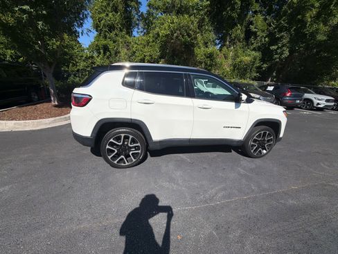 Used 2018 Jeep Compass Limited AWD/4WD image 14