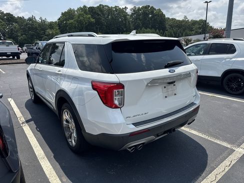 Used 2020 Ford Explorer Platinum w/ Premium Technology Package AWD/4WD image 6