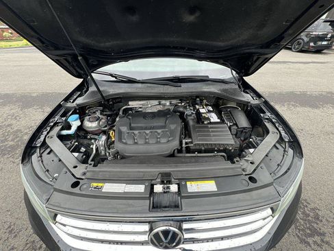 Used 2022 Volkswagen Tiguan SE w/ Panoramic Sunroof Package AWD/4WD image 25