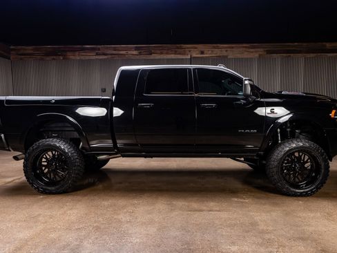 Used 2024 RAM 3500 Limited image 11