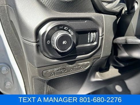 Used 2024 Jeep Wrangler Unlimited Rubicon AWD/4WD image 25
