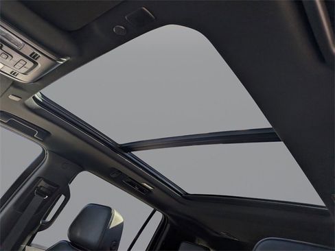 Used 2024 GMC Yukon XL Denali image 20