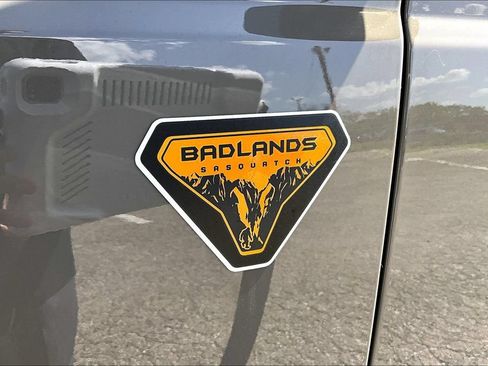 Certified 2025 Ford Bronco Badlands AWD/4WD image 8