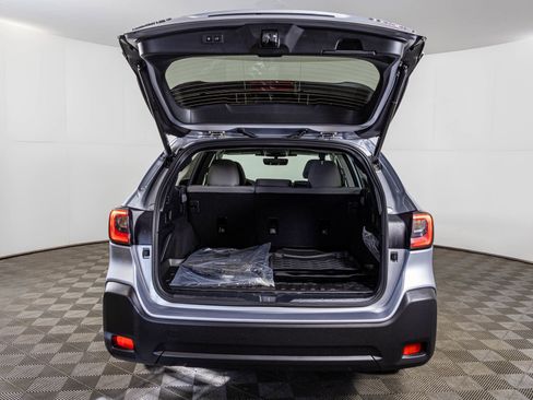 Used 2025 Subaru Outback Premium image 38