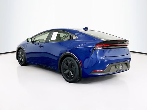 Used 2025 Toyota Prius LE FWD image 5