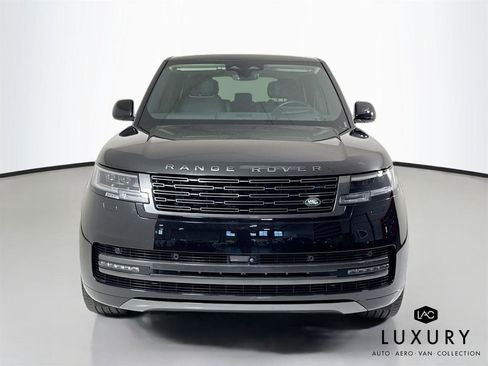 Used 2024 Land Rover Range Rover SE image 9