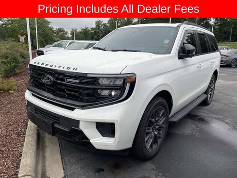 Used 2026 Ford Expedition Platinum w/ Stealth Appearance Package AWD/4WD image 1