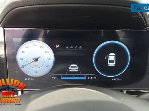 Used 2025 Hyundai Elantra SEL FWD image 15