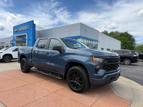 Used 2024 Chevrolet Silverado 1500 Custom image 1