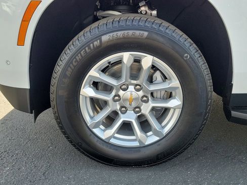 New 2026 Chevrolet Suburban LS image 23