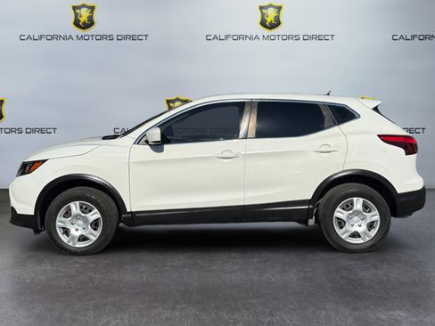 Used 2019 Nissan Rogue Sport S image 2