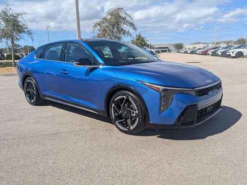 Used 2025 Kia K4 GT-Line w/ GT-Line Premium Package image 2