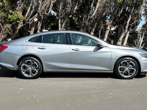 Used 2024 Chevrolet Malibu LT image 3