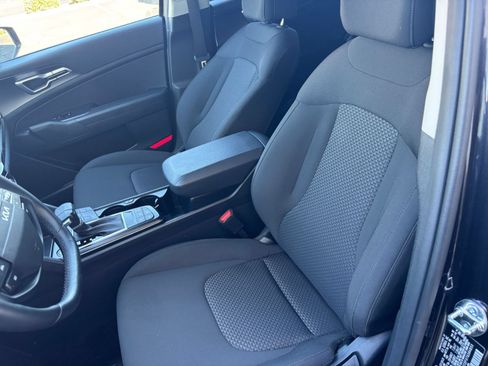 Used 2026 Kia Sportage LX AWD/4WD image 36