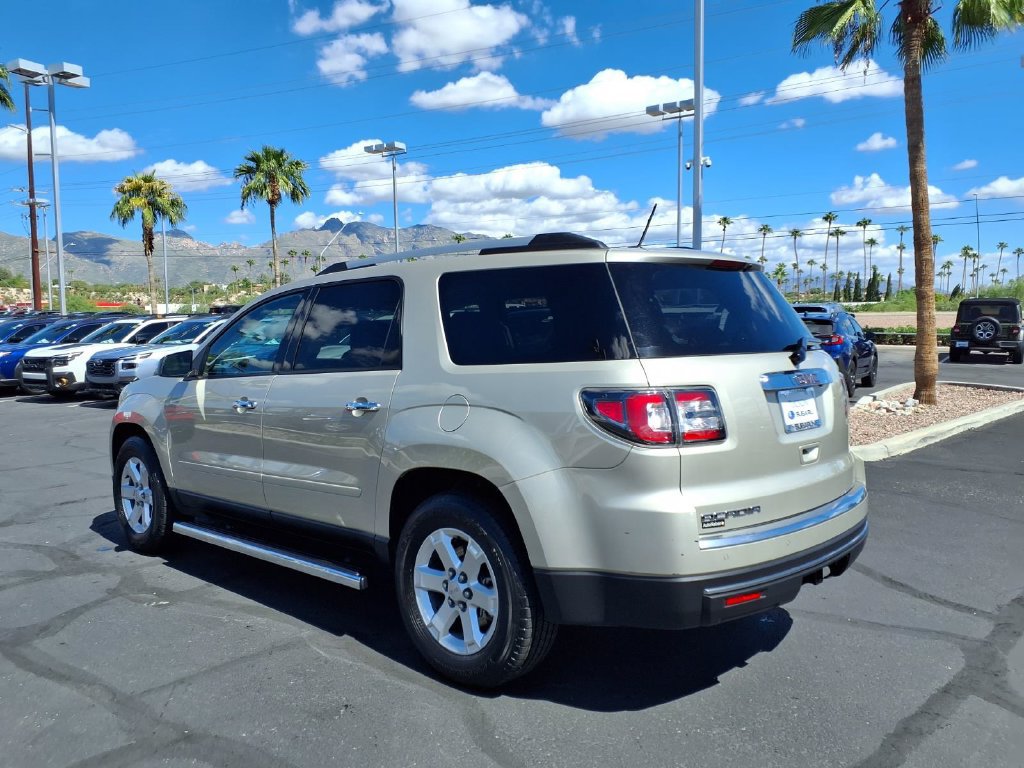 Used 2015 GMC Acadia SLE FWD image 12