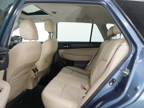 Used 2015 Subaru Outback 3.6R Limited image 18