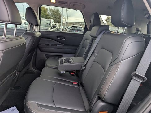 New 2025 Nissan Pathfinder SL image 20