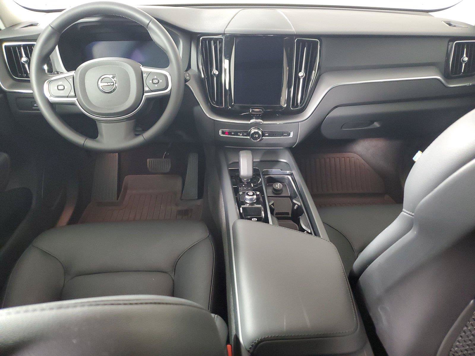 Used 2024 Volvo XC60 B5 Core w/ Protection Package Premier AWD/4WD image 15