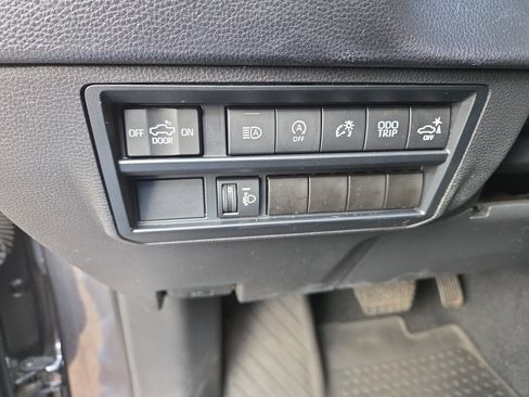 Used 2022 Toyota Tundra SR5 w/ SR5 Convenience Package image 28