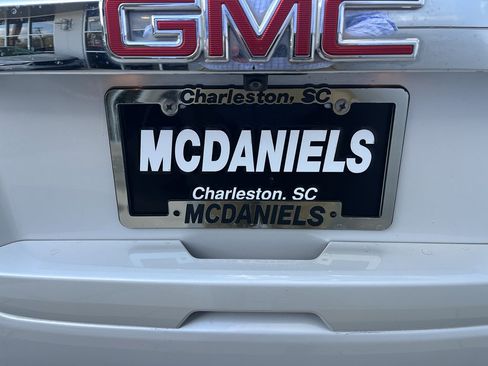 Used 2017 GMC Yukon XL Denali w/ Open Road Package image 9