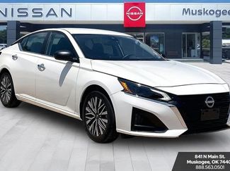 Used 2025 Nissan Altima 2.5 SV FWD video 1