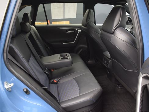 Used 2022 Toyota RAV4 XSE image 11