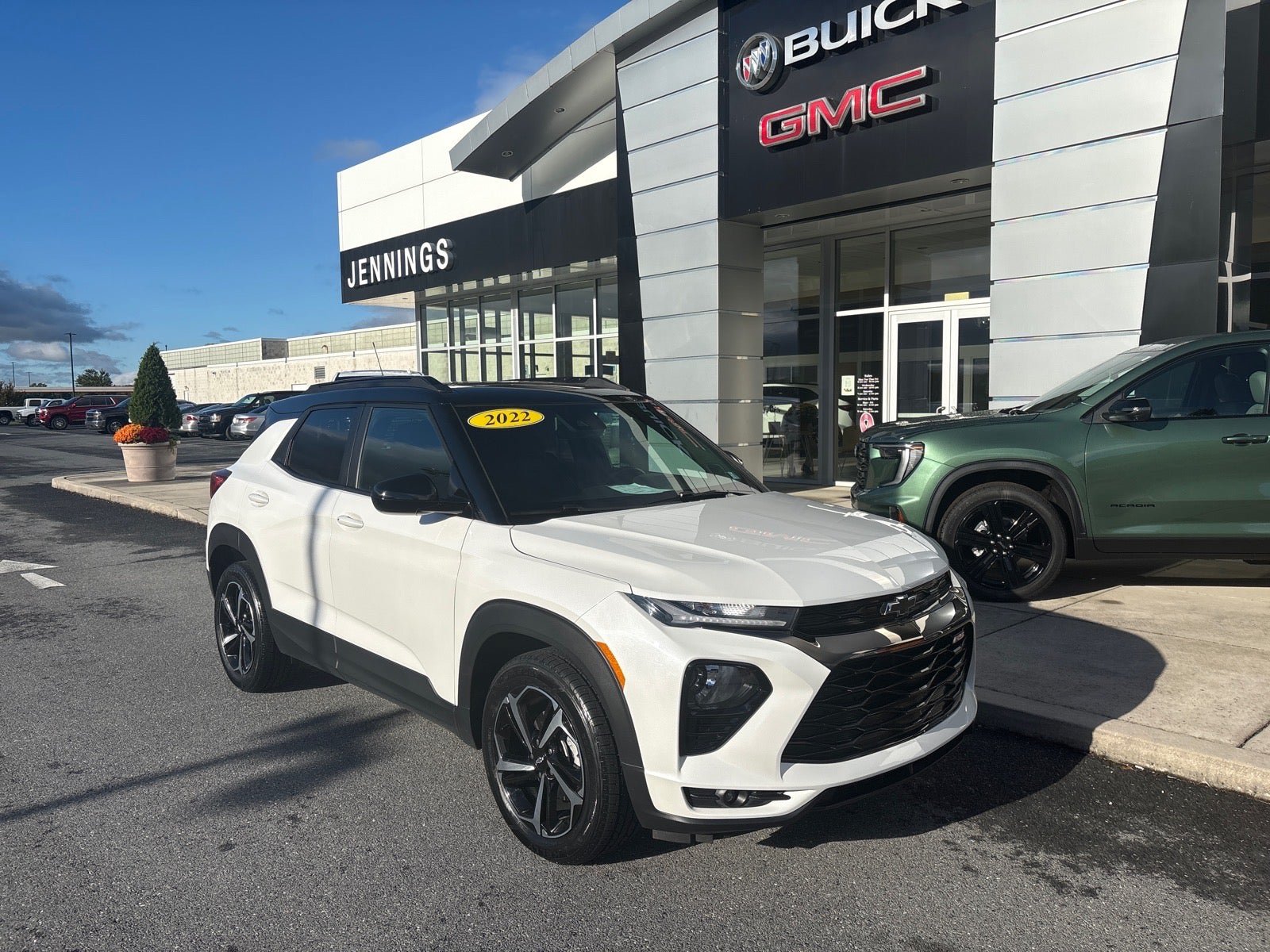 Certified 2022 Chevrolet TrailBlazer RS w/ Sun and Liftgate Package FWD image 1