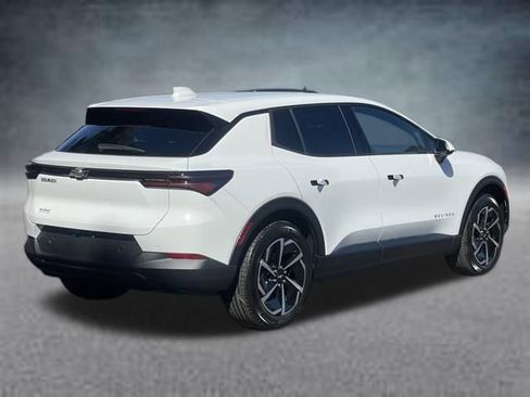 New 2026 Chevrolet Equinox EV LT image 3