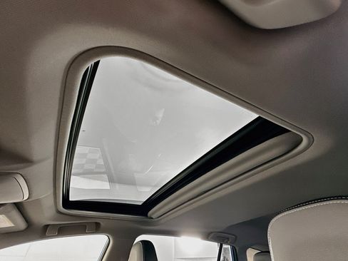 Used 2016 Toyota RAV4 Limited FWD image 26