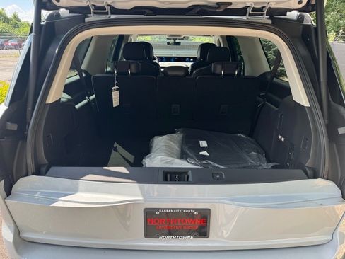 New 2025 Lincoln Navigator L Reserve image 17