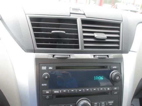 Used 2011 Chevrolet Traverse LTZ FWD image 24