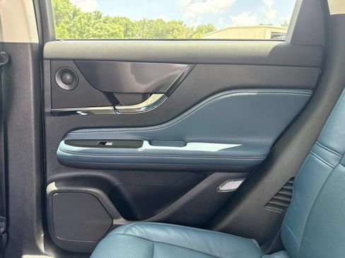 Certified 2020 Lincoln Corsair Reserve w/ Beyond Blue Interior Package FWD image 15