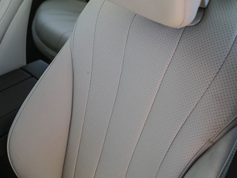 New 2026 Mercedes-Benz E 350 4MATIC Sedan image 23