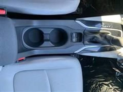 Used 2022 Toyota Corolla Cross LE image 35