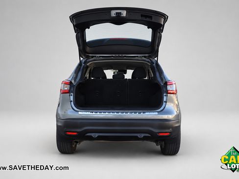 Used 2021 Nissan Rogue Sport SV FWD image 12