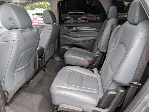 Used 2019 Buick Enclave Essence AWD/4WD image 17