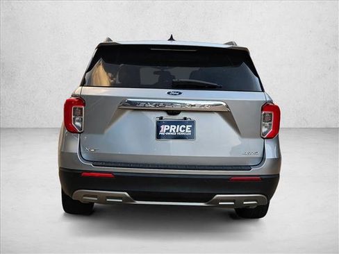 Used 2023 Ford Explorer XLT w/ Equipment Group 202A AWD/4WD image 7