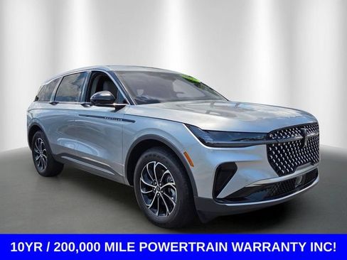 Used 2025 Lincoln Nautilus Premier AWD/4WD image 7