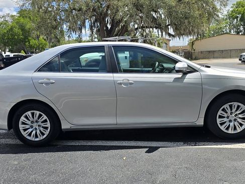 Used 2013 Toyota Camry LE image 9