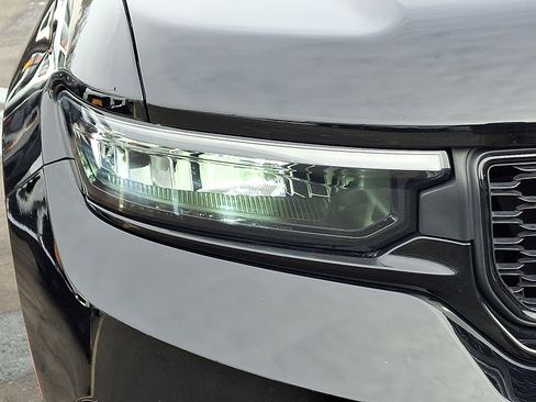 Used 2023 Jeep Grand Cherokee Altitude image 9