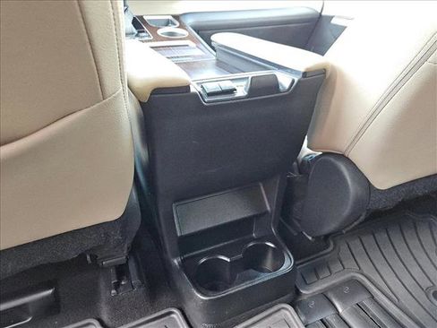 Used 2022 Toyota Sienna XLE image 17